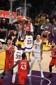 Photos Lakers Vs Raptors 11 10 19 Los Angeles Lakers Lakers Vs Lebron James Lakers Nba Pictures