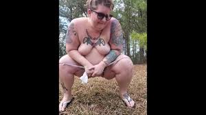 Bbw pissing