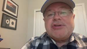 Savannah, Tennessee's The Isbell Family stopped by the Singing News Cafe  today and gave us this incredible performance of The Carpenters 1970's  classic, 'Top Of The World'