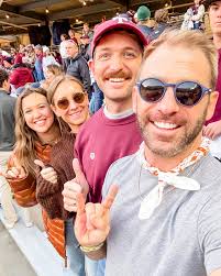 House(s) Divided 🤘🏼👍🏼