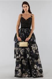Cominciamo guardando gli abiti da sposa da principessa, ampi e. Noleggia Online Abito In Broccato A Tre Strati Con Corpetto In Pizzo By Marchesa Notte Drexcode