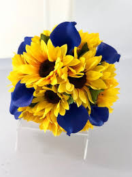 | / find artificial flowers that are sure to cheer up your home, like this beautiful yellow silk sunflower bouquet. Sunflower Bridal Bouquet Sunflower And Calla Lily Bouquet Royal Blue Bouquet Sunflower Home Decaration Wedding Bouquets Aliexpress