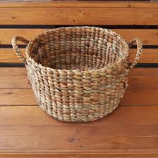 Kalau sudah jadi, tinggal digunakan untuk tempat sesuatu deh. Keranjang Buah Piknik Unik D35xt20 Cm Wadah Pot Tanaman Eceng Gondok Anyaman Shopee Indonesia