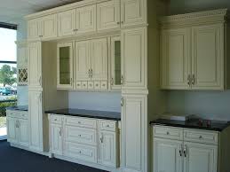 See more ideas about glazed kitchen cabinets, kitchen cabinets, kitchen redo. Creme Maple Glazed Raised Panel Kitchen Cabinets