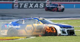 Chase Elliott continues struggles at Texas Motor Speedway with crash-out