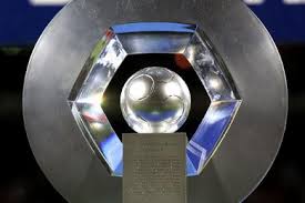 Vença a copa do mundo. Trofeus Do Futebol Campeonato Frances Ligue 1 De France