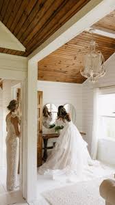 I’ve shared little to no wedding photos this year with the exception of  sharing what my clients have shared 🫣, Here’s a just a few🩷