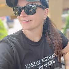 Stephanie Shreve's Instagram, Twitter & Facebook