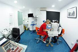 Cabinetul de oftalmologie adrioptic din ploiesti, piata mihai bravu, este dotat cu aparatura noua, performanta, de mare precizie care ajuta la efectuarea unui consult corect, rapid si exact. Oftalmologie Dentirad Hospital