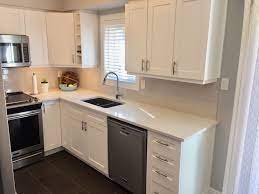 Thomasville Nouveau Chandler Mdf In Snowflake Kitchen Kitchen Design New Kitchen Cabinets