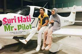 Namun tika bahagia berada di puncak, muslim kembali menuntut cinta. 13 Trivia Suri Hati Mr Pilot Dari Kaca Mata Penulisnya