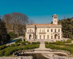 Explore an array of villa erba, cernobbio vacation rentals, including houses, private villas & more bookable online. Villa Erba A Cernobbio Il Luogo Di Stupendi Giardini