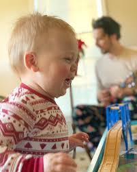 Little baby Alice was fascinated with the fish at the aquarium. Seeing her  discover the world is magical. 🐢🐠🐟💕