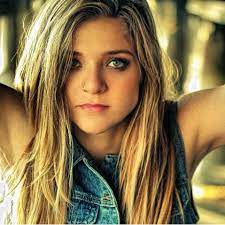 Ando de skate, faço música e crio filho imprensakarenjonz@gmail.com. Karen Jonz Wikipedia