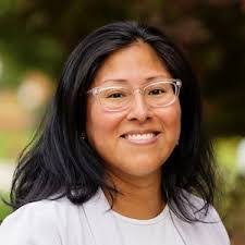 Loretta Bearden's Instagram, Twitter & Facebook