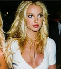 Natasha Lea (narrtashalea)