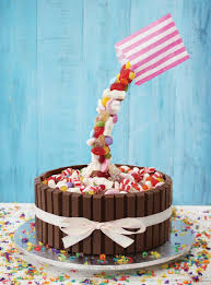 How To Make A Candy Waterfall Cake Gravity Cakes Giveaway Jasey S Crazy Daisy Gravity Cake Anti Gravity Cake Gravity Defying Cake