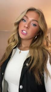 Brooke Ryder's Instagram, Twitter & Facebook