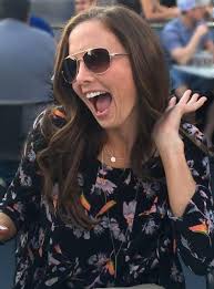 Hilary Denton's Instagram, Twitter & Facebook