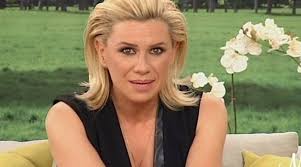 «εδώ είμαστε λοιπόν, σχεδόν όλοι μαζί. Sto Nosokomeio H Katerina Karabatoy Ti Synebh