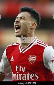 Gabriel #6 d'Arsenal célèbre son objectif du faire 1-2 Photo Stock