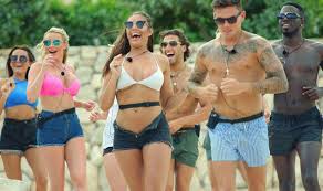 Caroline flack hosts the show with the cast of hot young singles who have come looking for a summer of love and romance in majorca. Tv Round Up Love Island Shots Fired And More Tv Radio Showbiz Tv Express Co Uk