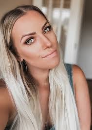 Nikki Chamberlain's Instagram, Twitter & Facebook