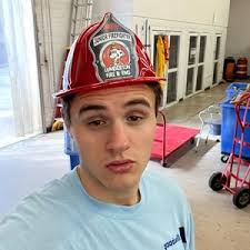 Carson Davis (@ccdav25)