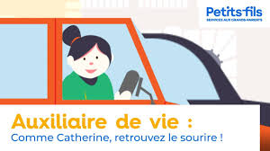 Ces professionnels peuvent aussi être amenés à alimenter, habiller ou faire la toilette de leurs clients. Devenir Auxiliaire De Vie Par La Vae Comment La Demander Petits Fils