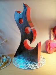 Sculpture Moderne Chocolat Et Rouge Prehambule Sculpture En Carton Meubles En Carton Sculpture Moderne