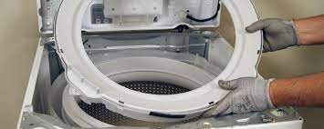 Ensuite dévissez les trois boulons autour de l'ouverture de la porte. Comment Demonter Un Lave Linge