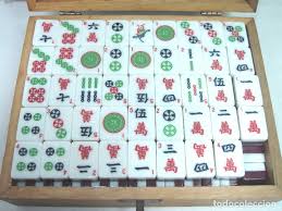Juego de fichas chinas donde debes de mover cada una de las fichas hacia los laterales, para a si poder juntar pares de fichas iguales. Mahjong Completo 144 Fichas Juego Solitario C Verkauft Durch Direktverkauf 154200410