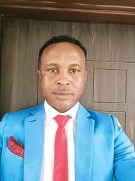 Scammer Alert: Collins Eze, also known as Seaman Eze, in Abuja