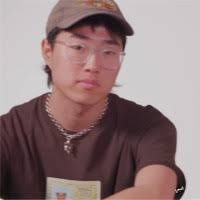 100+ perfiles de «Sax»