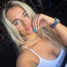 Brett Reiss's Instagram, Twitter & Facebook