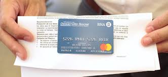 Es recargada el tercer viernes de cada mes con $4000 en los casos de padres con un hijo y. Almirante Brown