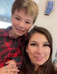 Donna Robillard's Instagram, Twitter & Facebook