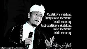 Kata kata bijak lucu gus miftah kumpulan kata bijak kata kata bijak lucu gus miftah miftah maulana habiburrahman atau lebih dikenal dengan gus miftah lahir di lampung agustus 1981 umur 37 tahun adalah seorang ulama da i dan pimpinan pondok pesantren ora aji di sleman yogyakarta 1. Kata Kata Gus Miftah Youtube