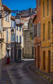 Five Reasons Why You Should Visit Arles Provence S Surprising Gem South Of France Arles Provence