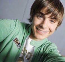 Zac efron took the initiative of his successful career from the role of troy bolton in high school. Reactions On Twitter Young Zac Efron Selfie