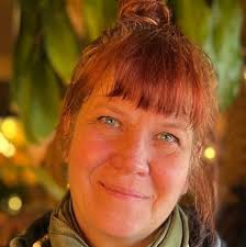 Donna Labeau's Instagram, Twitter & Facebook