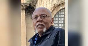 Leonard Crump's Instagram, Twitter & Facebook