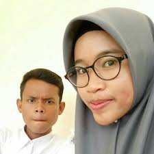 Hewan itu memakan daging (carnivora) seperti rusa, kelinci, kancil, dan hewan hewan lain yang berada disekitarnya bahkan manusia juga dapat dimakan oleh singa. Gambarkan Kemasan Makanan Hewan Dan Berilah Pemberitahuan Brainly Co Id