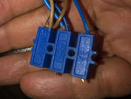 How to connect the plug كيف نقوم بتوصيل فيش كهرباء في المنزل. 3 Duylu Avizede Kablolar Nasil Baglanir