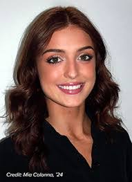 Mia Henderson's Instagram, Twitter & Facebook