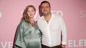 He is married to actress lia pokorny, they have a son, misi. A Varandos Tenki Reka Es Csanyi Sandor Volt A Premier Legszebb Sztarparja Hazai Sztar Femina