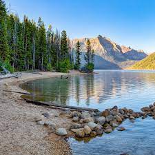 8 Reasons To Visit Idaho S Redfish Lake Travelawaits Visit Idaho Idaho Travel Idaho Adventure