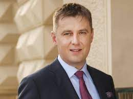 Společně proti násilí na ženách. Ministr Petricek Miri S Podnikatelskou Delegaci Do Milana Generalni Konzulat Ceske Republiky V Milane