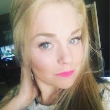 Stephanie Lent's Instagram, Twitter & Facebook