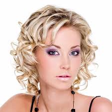 Schöne frisuren für schulterlanges haar für. Blonde Schone Locken Mittellange Und Kurze Haare Mit Locken